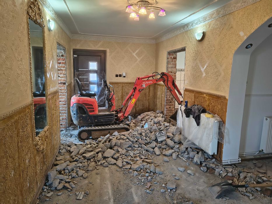 Lucrari cu miniexcavator si incarcator frontal