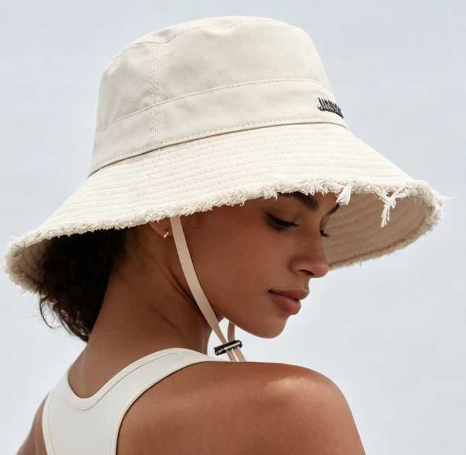 Дамски шапки Jacquemus последни бройки