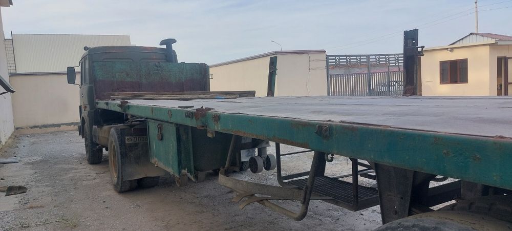 Maz moshina sotiladi