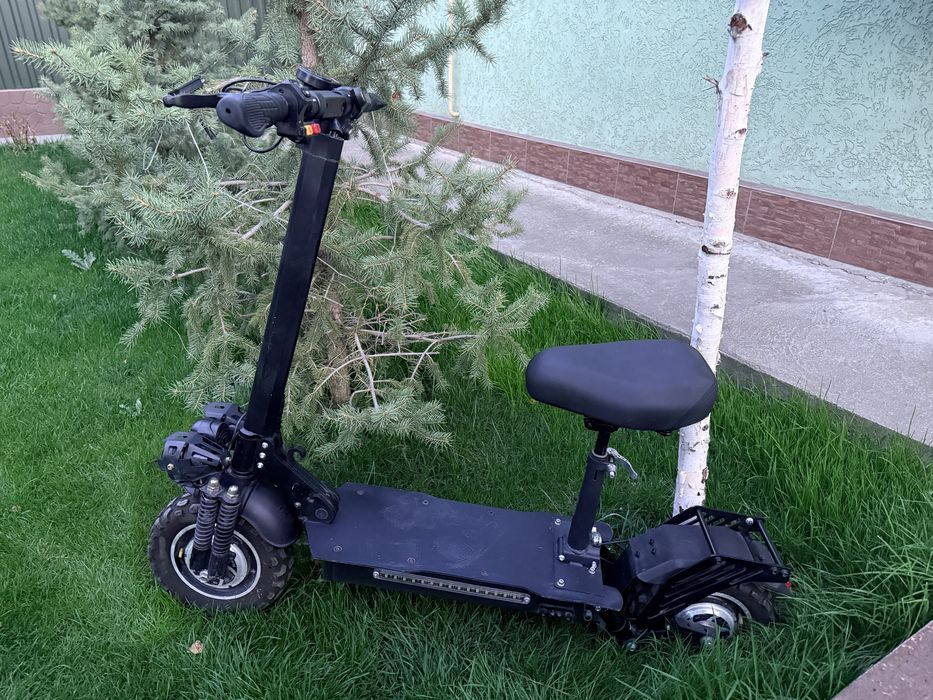 Срочно продам электросамокат