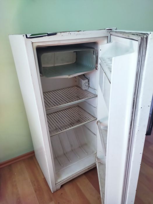 Продаю холодильник