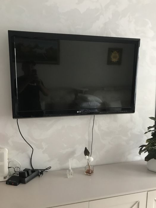 Продам телевизор LG