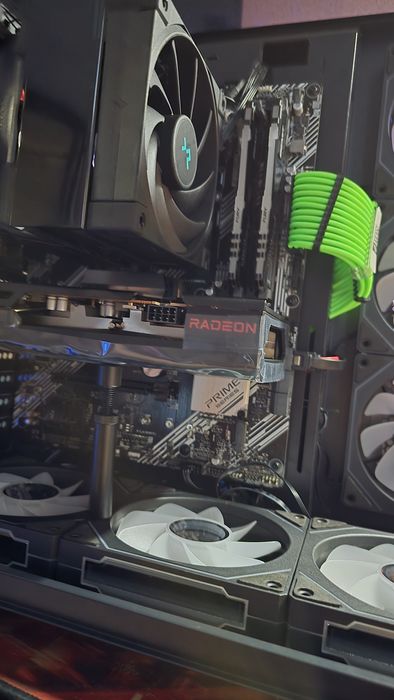 Vând PC nou  , predare personala