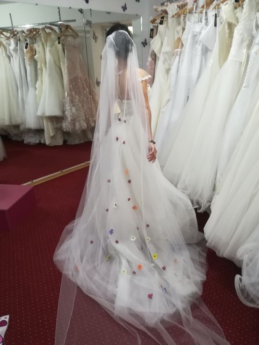 Se vinde rochia de mireasă
