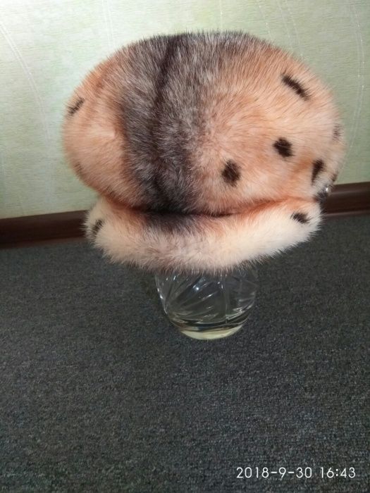 Продам шапку норковую