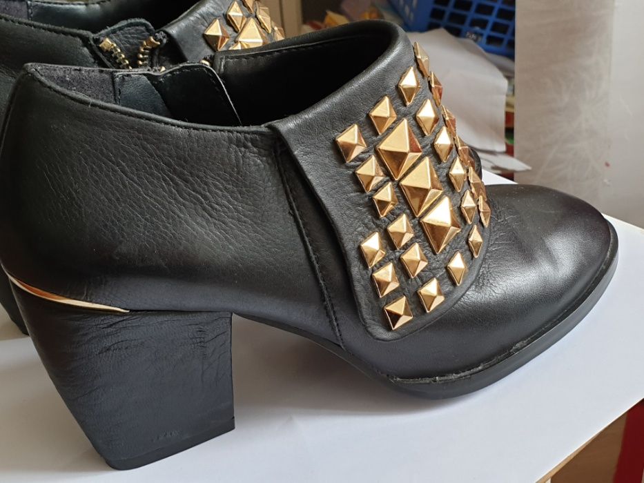 Botine cu toc Zara mar. 39
