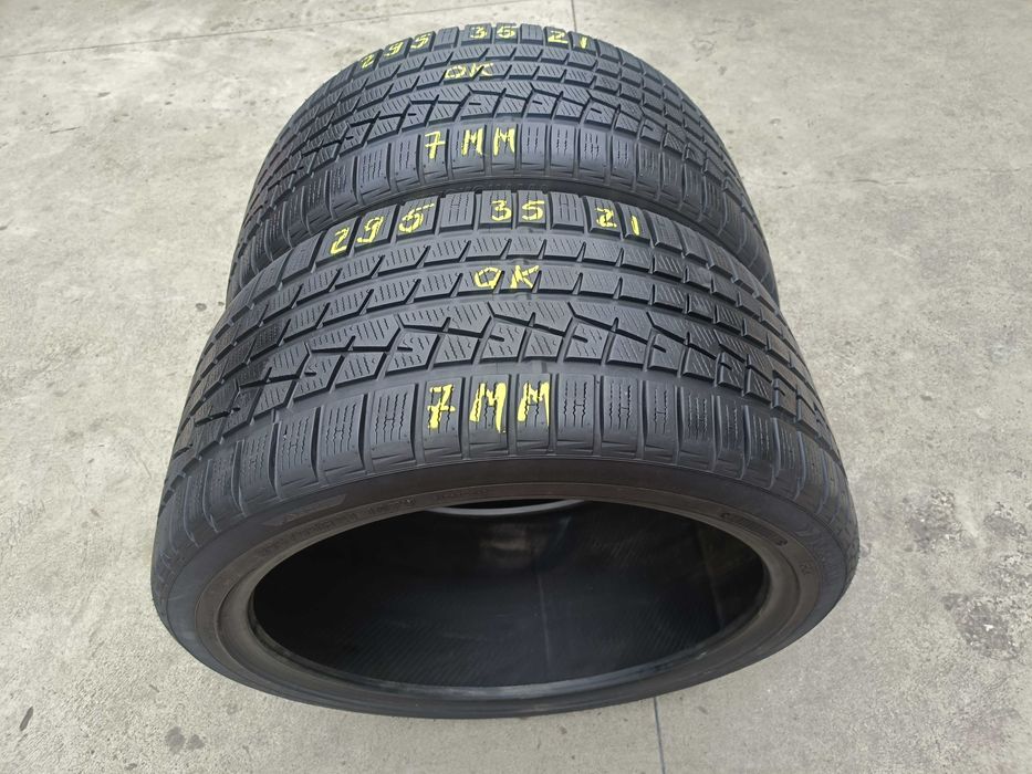 Doua anvelope iarna 295 35 21 yokohama W drive profil de 7 mm