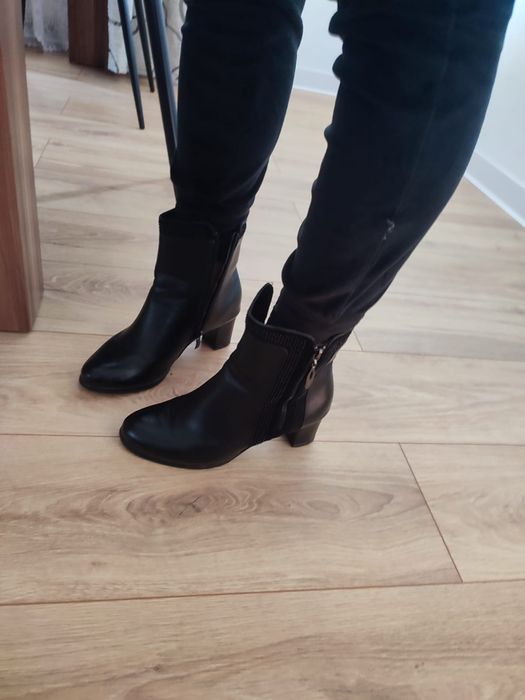 Cizme scurte /Botine nr 39 din piele ecologica