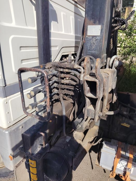 Nissan L 70-09,cu macara și basculare