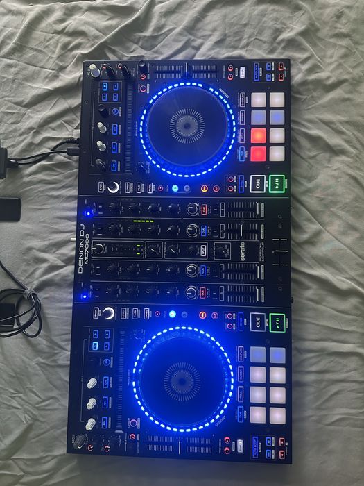 Denon DJ MC7000  Конзола - Контролер+ Оригинален MAGMA Flight Case с поставка за лаптоп