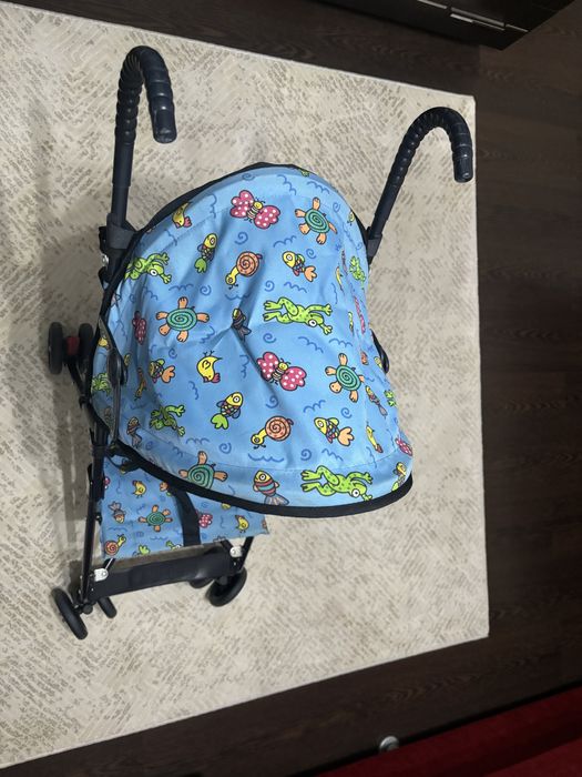 Carucior sport umbrela, aproape nou