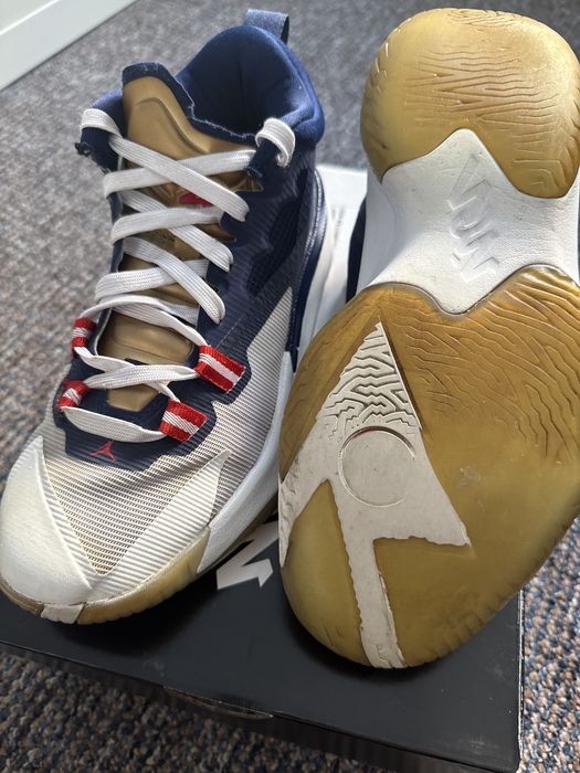 Price drop Jordan Zion 1  originali marimea 38,5 !