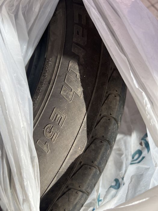 225/60 R18 Yokohama