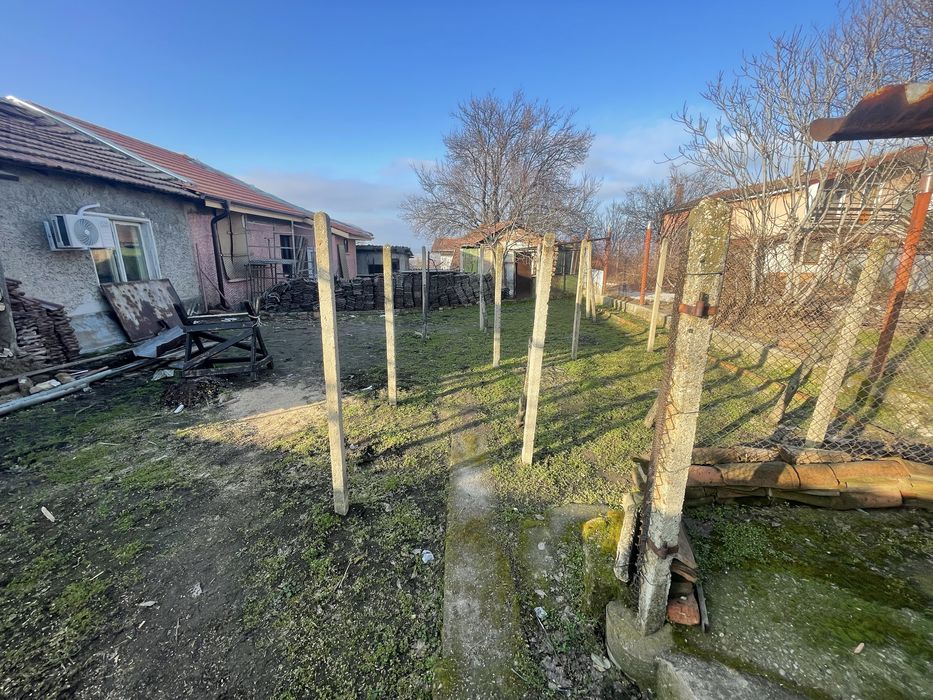 Продавам къща гр.Свищов