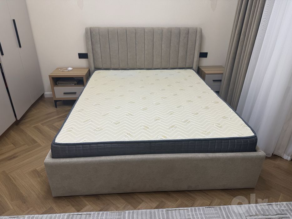 Срочно продам двухспальнюю кровать с ортопедическим матрасом