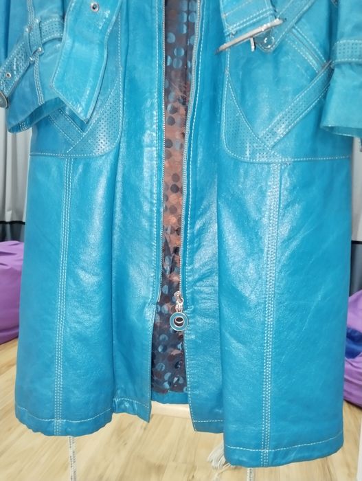 Кожаный плащ в хорошем состоянии