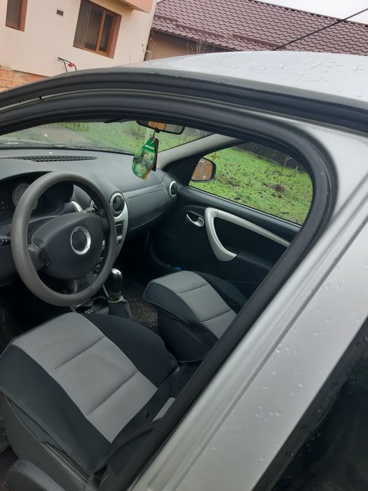 Dacia logan benzina si gaz Ac functional .Nu raspund la mesaje .