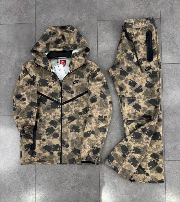 Памучни Комплекти (Nike Tech Fleece)