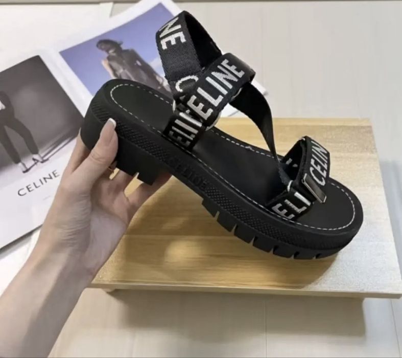 Босоножки новые кожа