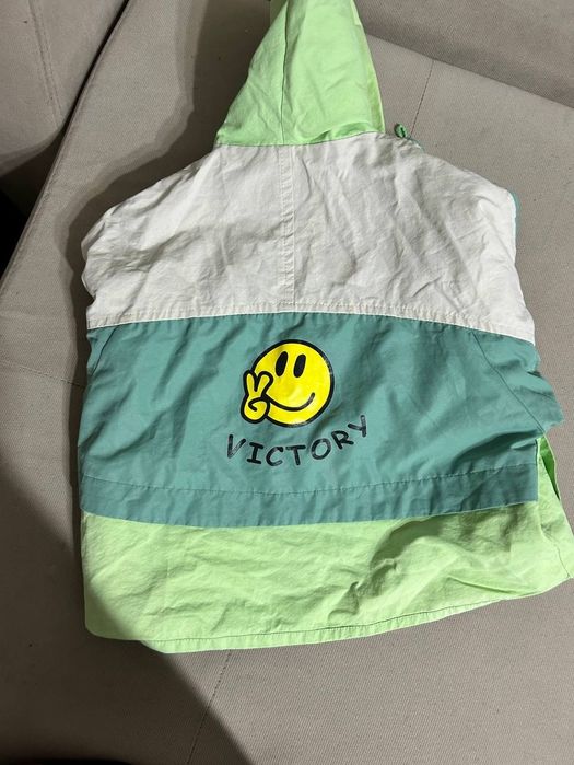 Продам  детские вещи.