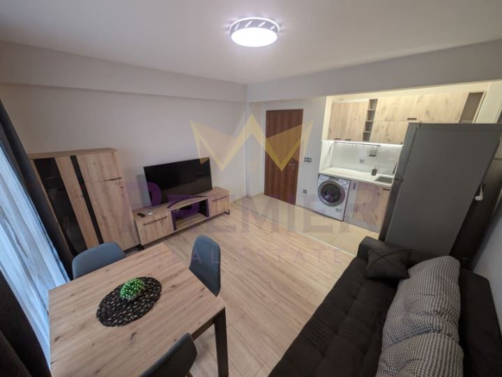 Дава се под наем Двустаен апартамент в Варна, Цветен квартал - 50 кв.м за 612 € - Снимка #1