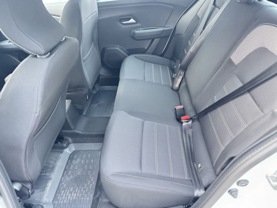 Inchiriez masina/auto logan uber bolt noi