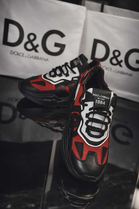 Off white  1-1 cu originalul