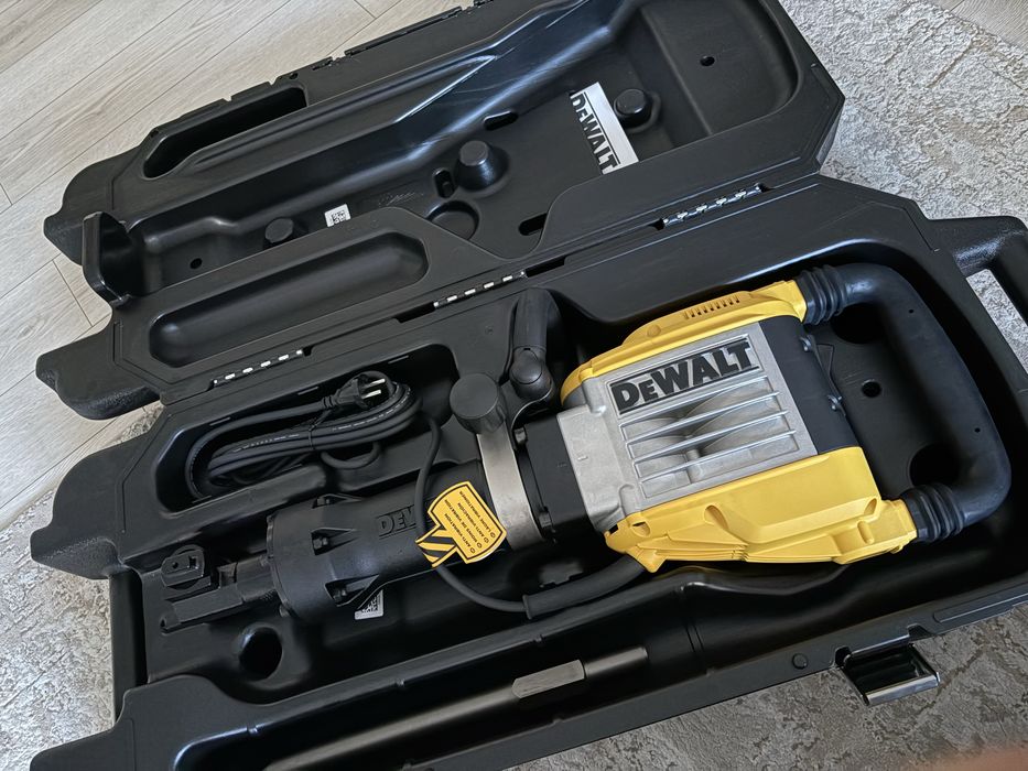 Ciocan demolator/picamer NOU hexagonal DeWalt D25961K