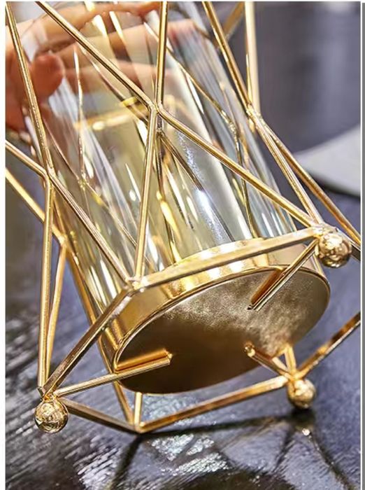 Необычные вазы для цветов