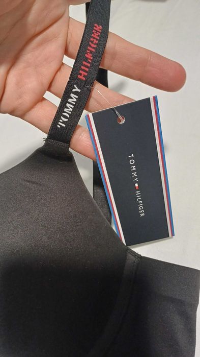 Tommy hilfiger черен сутиен 85 В нов