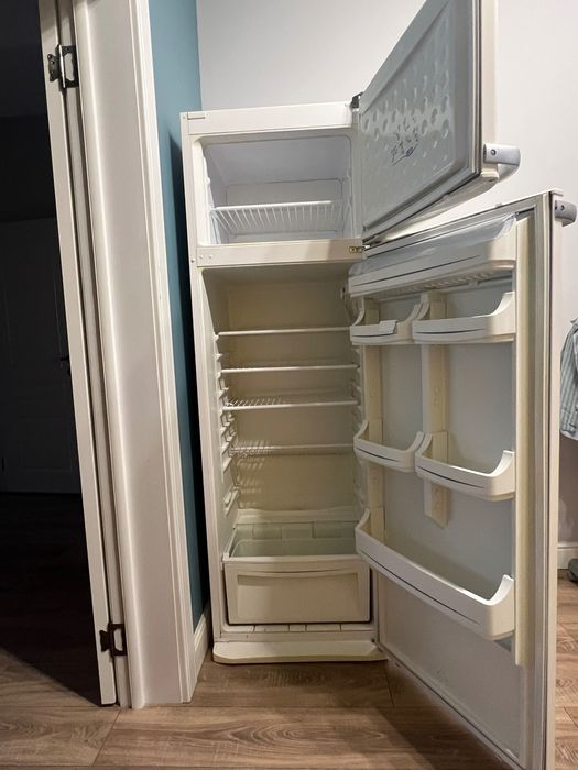 Холодильник vestel