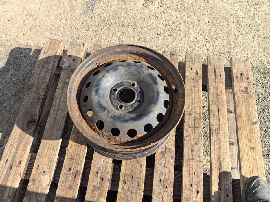 15 цола 4 х 100 мм Дачия / Рено - 6 Инча / ЕТ 50