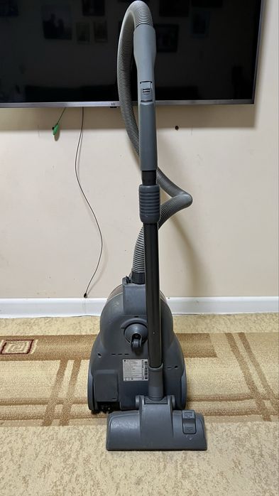 Продаю б/у пылесос