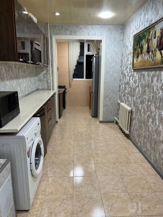 Продаётся на Карасу-2 3ком