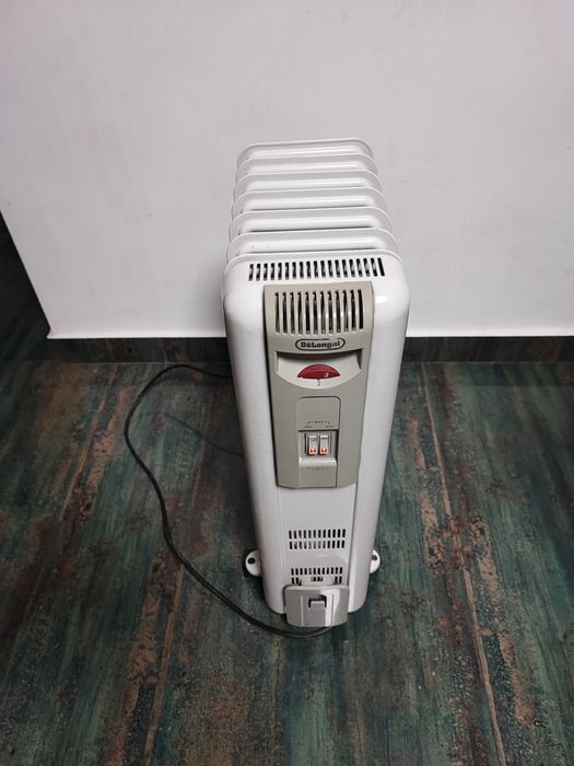 Calorifer electric pe ulei Delonghi 1500W, made in Italy, perfect functional
