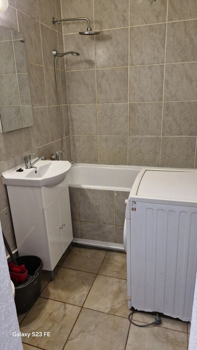 De inchiriat ap cu o camera pe termen lung!!!