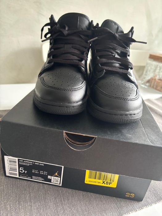 Vand Adidasi Jordan marimea 37,5 interior 23 ,5 cm