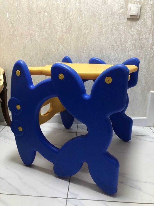 Продам Детскую кресло.