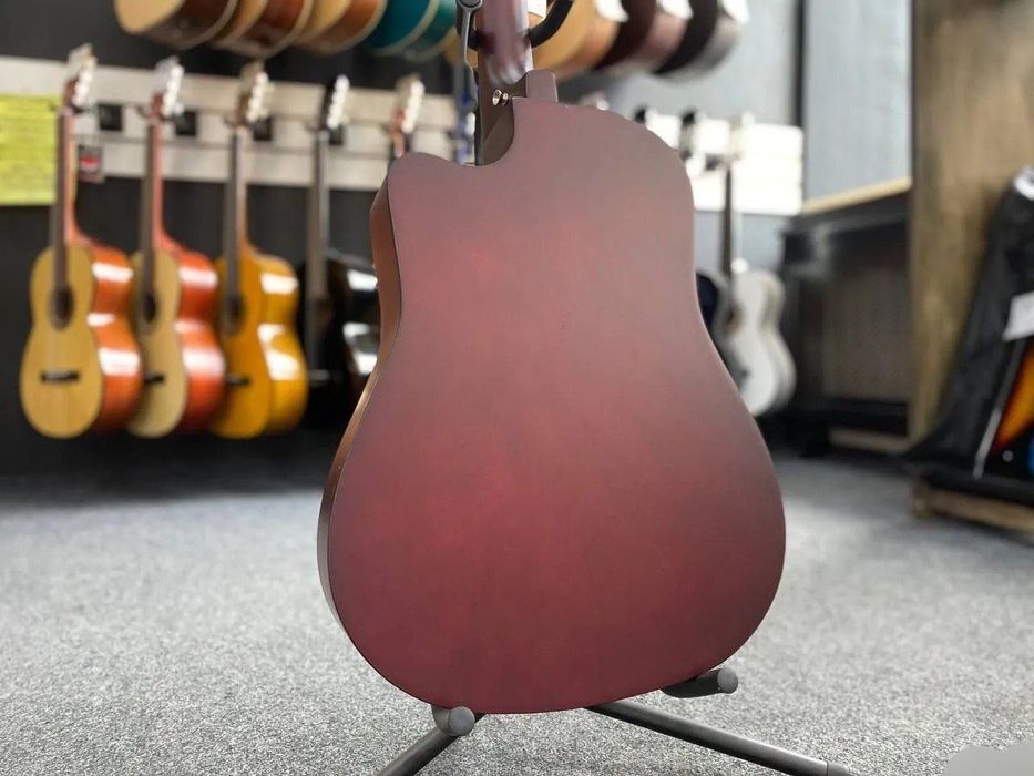 38 razmer akustik gitara