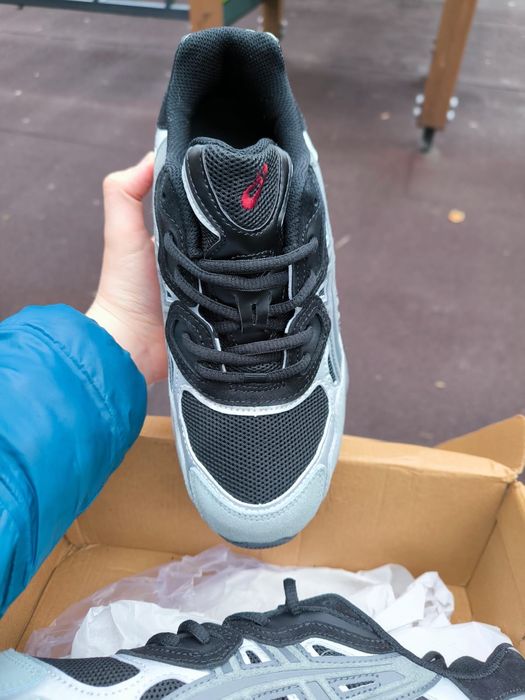 Кроссовки ASICS 42 р-р