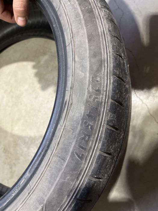 Резина Б/У.  R17