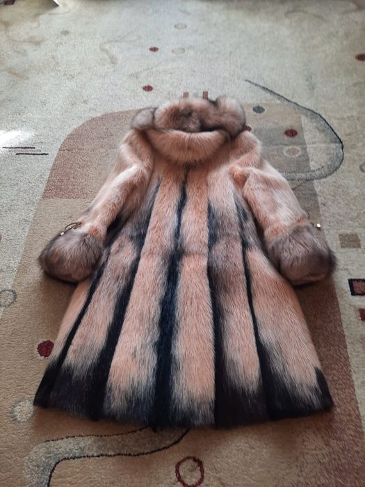 Продам шубу нутрия с песцом