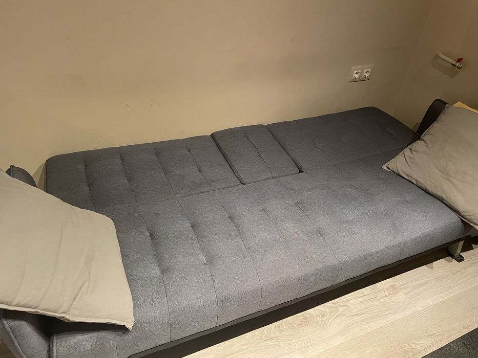 Многоместен диван