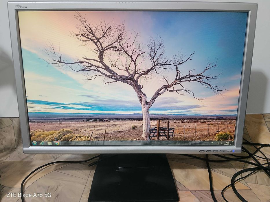 22" Монитор Fujitsu Siemens Scaleoview L22W-5 – С вградени колонки