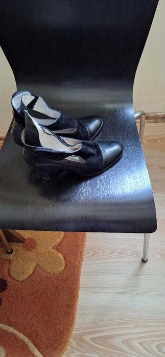 pantofi piele naturala -botine culoare neagra marimea37- 38noi 140 lei