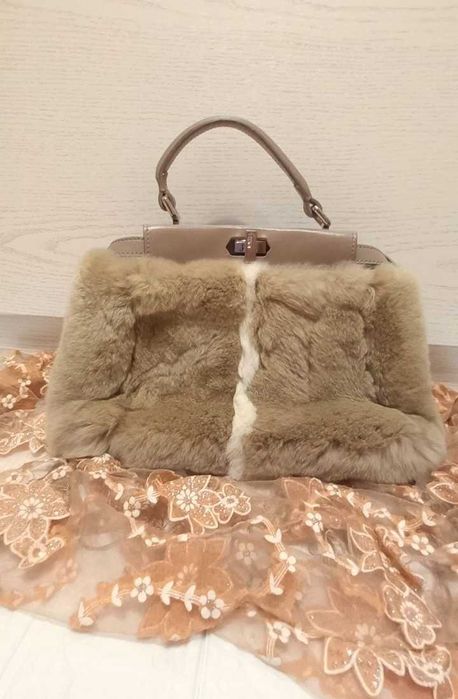 Чанта! РЯДЪК МОДЕЛ: Fendi Peekaboo от естествена кожа с косъм (8BN293)