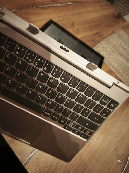 Лаптоп леново компютър lenovo tablet таблет Бланшет