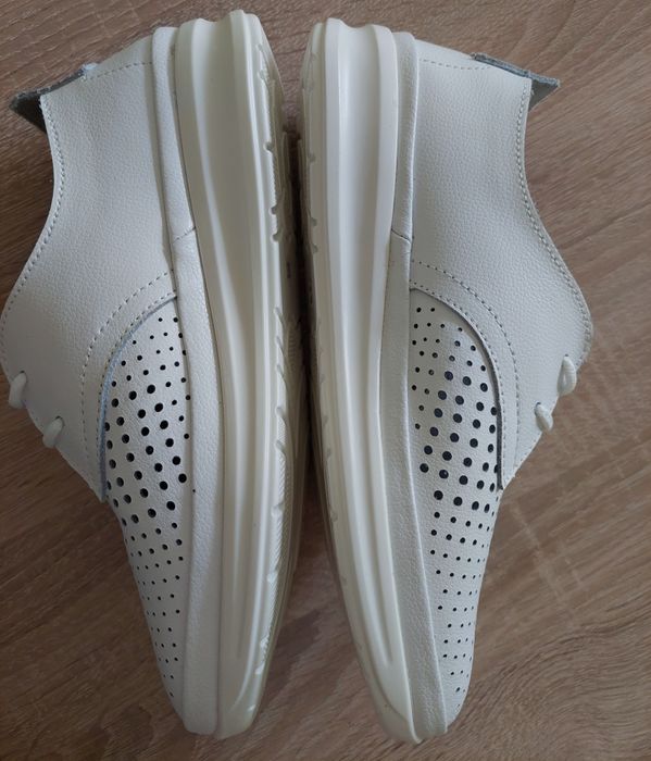 Дамски кожени обувки Tendenz - естествена кожа