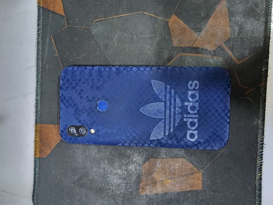 Redmi 7 3/64tali karopka yo pas kopya beriladi