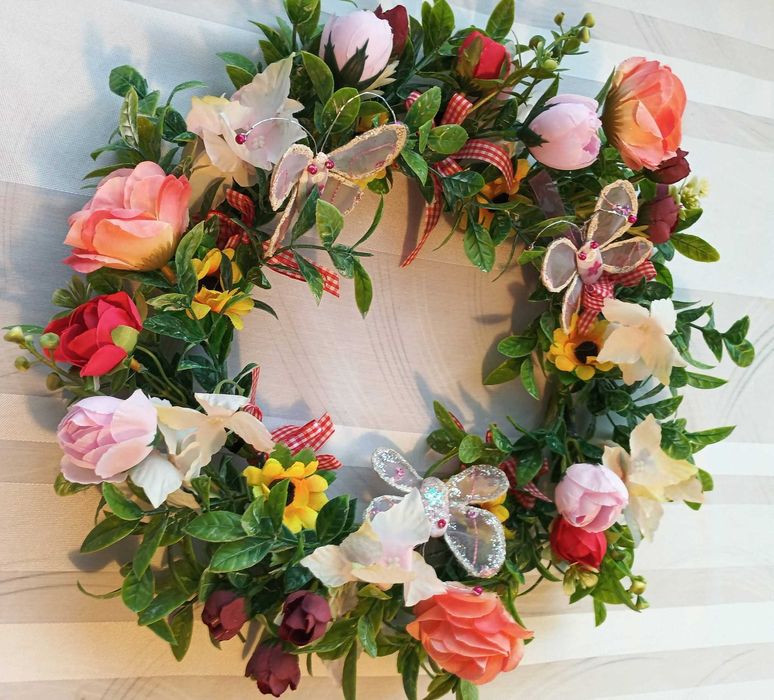 продавам декоративни великденски яйца и венци